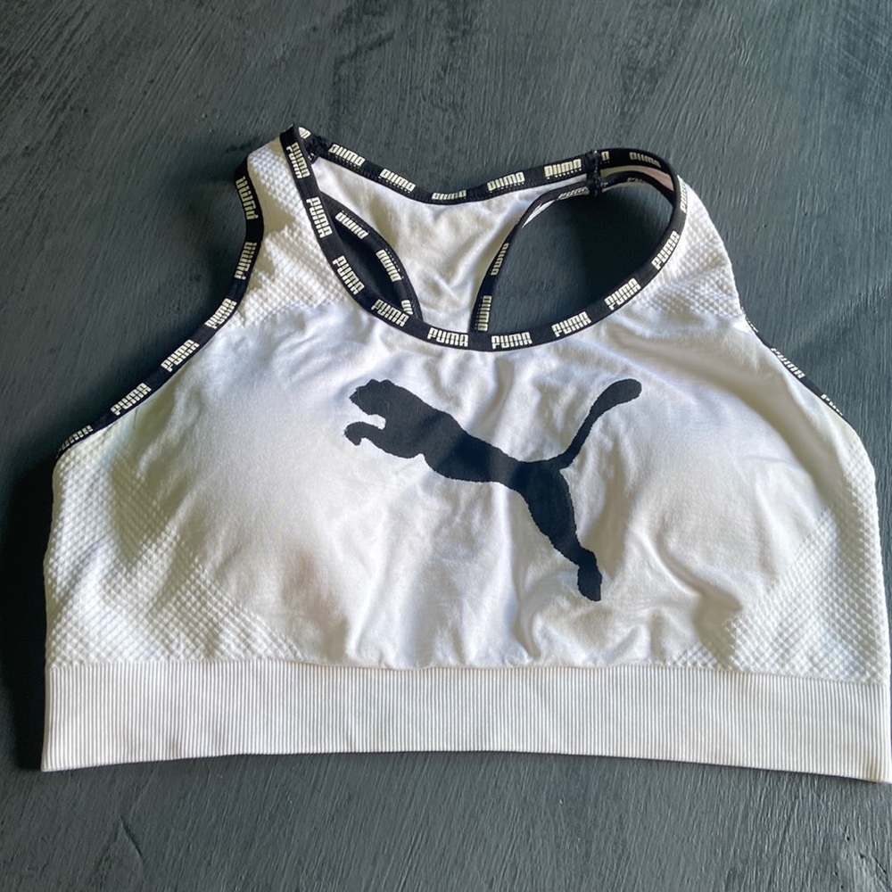 sports bra
